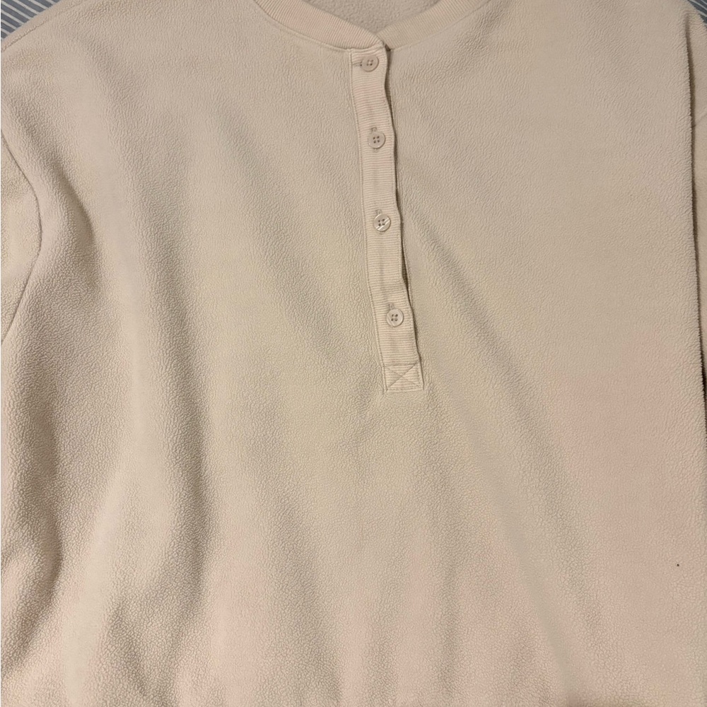 Old Navy Cream Crewneck Fleece Pullover